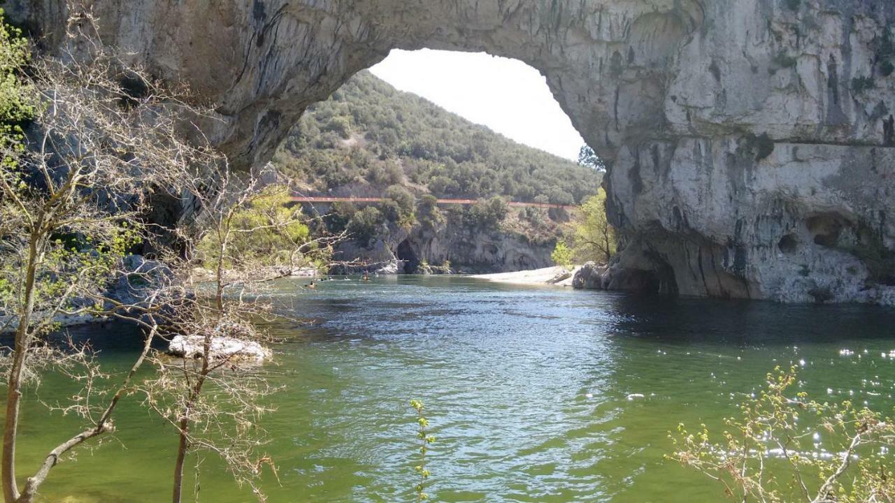 Mas Des Falaises Saint Alban Auriolles Exterior photo